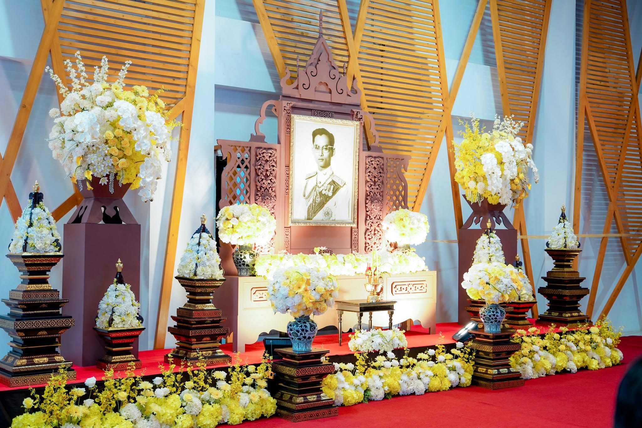 ข้าร่วมพิธีบำเบ็ญกุศลทักษิณานุปทานอุทิศถวายรัชกาลที่ 9