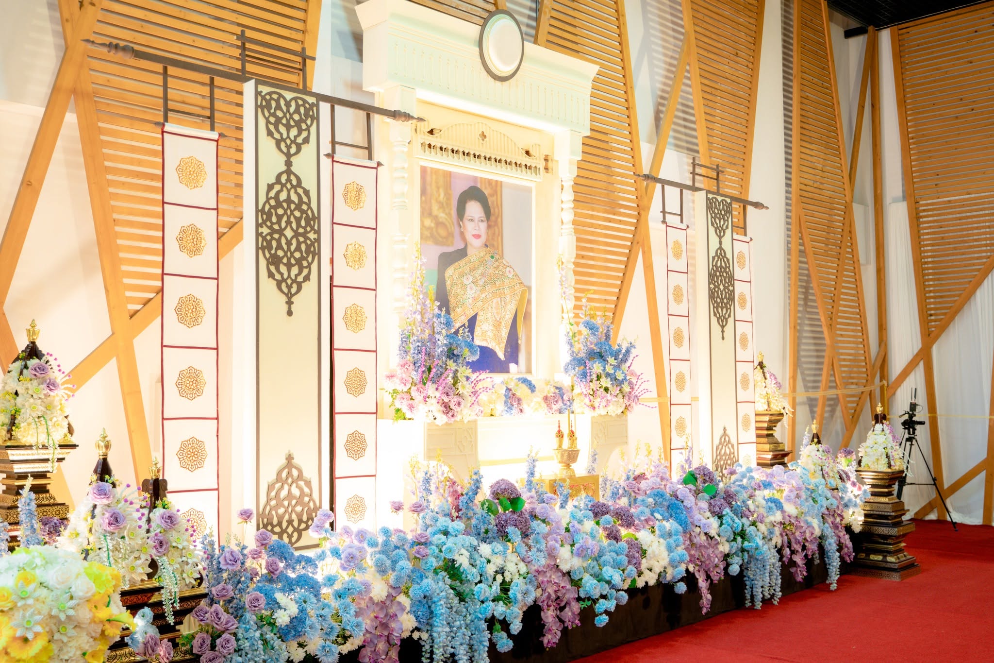 ร่วมพิธีบำเพ็ญกุศล ถวายพระนางเจ้าสิริกิติ์ฯ
